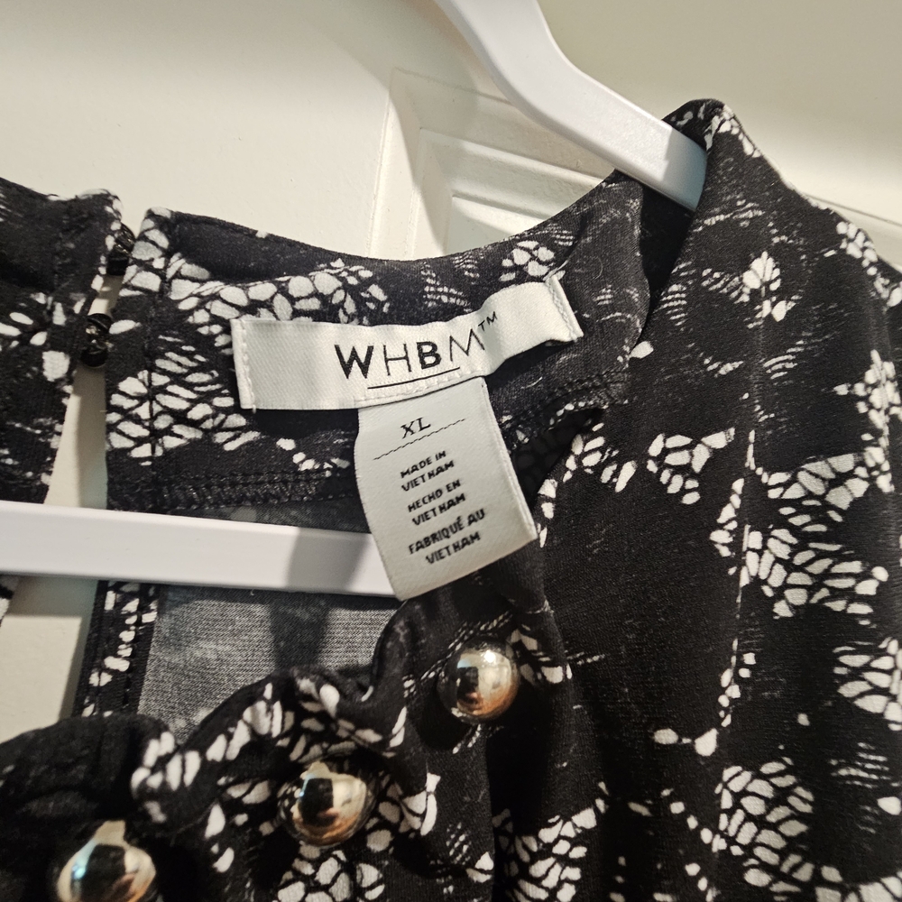 Black and White Lace Sleeveless Top - Picture 2 of 3